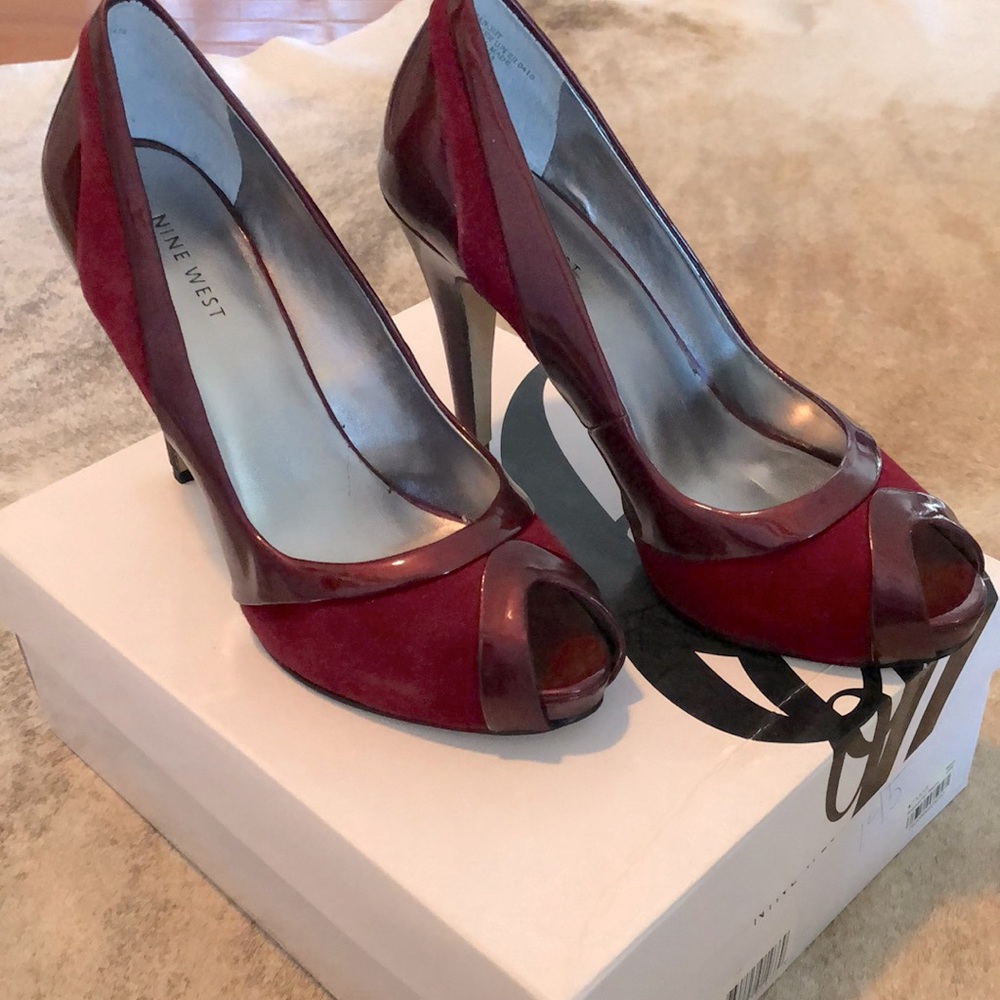 Nine West dark red pan out pumps, leather and suede, size 7 1/2.